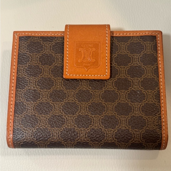 Celine Wallet with Kiss-lock - Picture 1 of 13